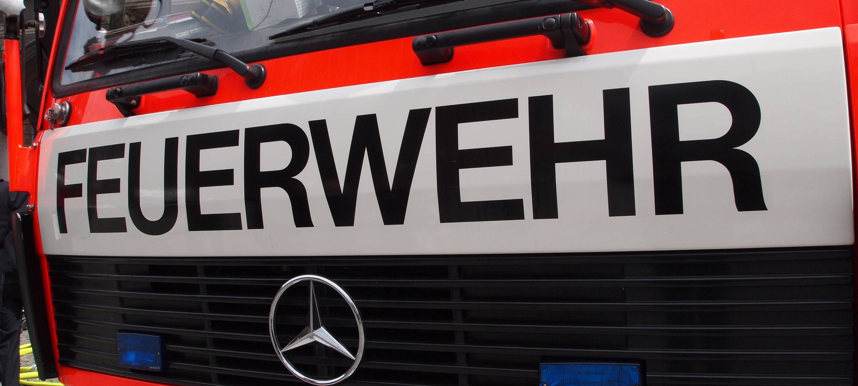 Großeinsatz durch Fahrzeugbrände in Unna