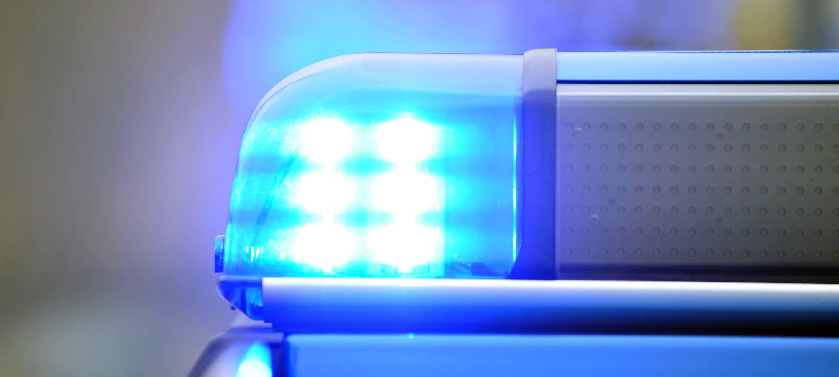 Kupferdiebe machen sich an Ladesäulen für E-Autos zu schaffen - Polizei nimmt zwei Männer fest