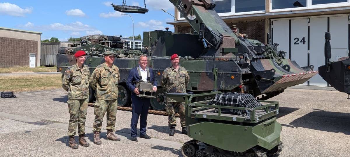 Verteidigungsminister Boris Pistorius bei seinem Besuch in der Glück-Auf-Kaserne in Unna.